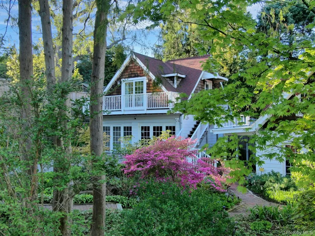 32 Laveta Place Nyack NY 10960