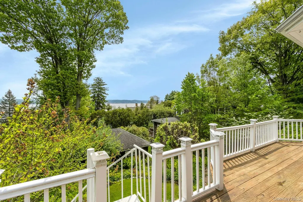 32 Laveta Place Nyack NY 10960