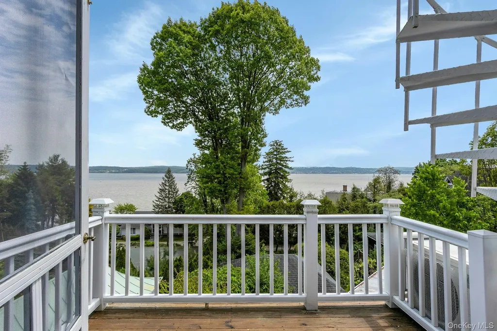 32 Laveta Place Nyack NY 10960