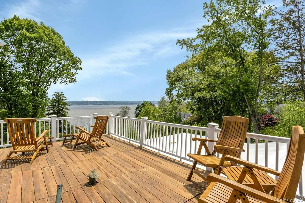 32 Laveta Place Nyack NY 10960