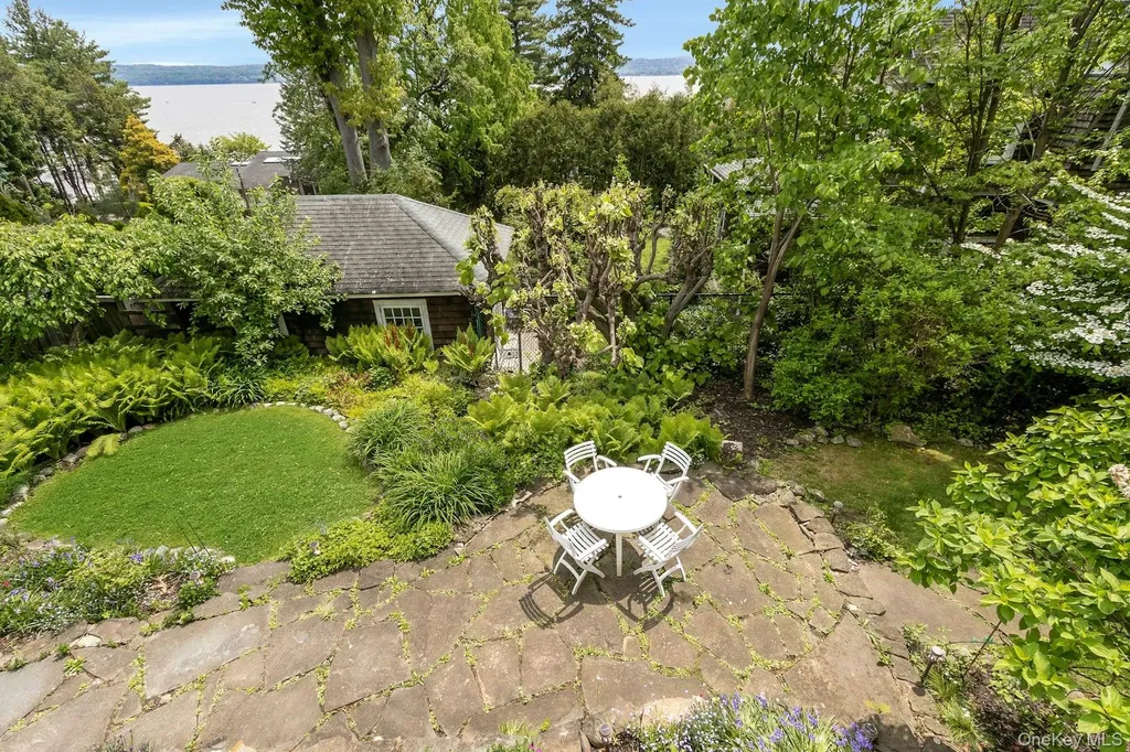 32 Laveta Place Nyack NY 10960