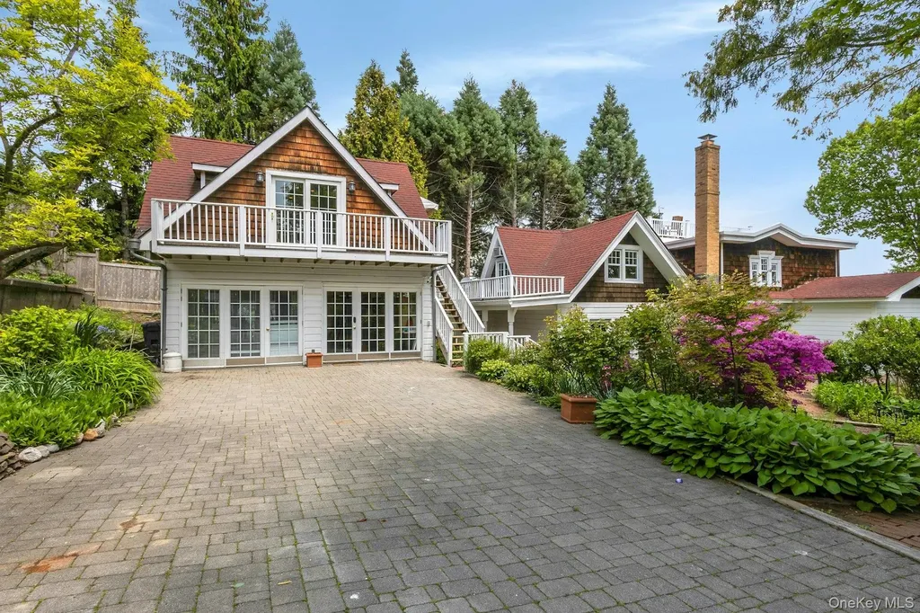 32 Laveta Place Nyack NY 10960