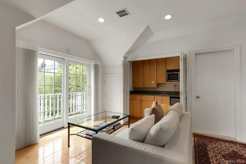 32 Laveta Place Nyack NY 10960