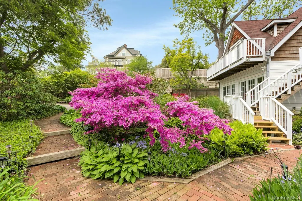32 Laveta Place Nyack NY 10960