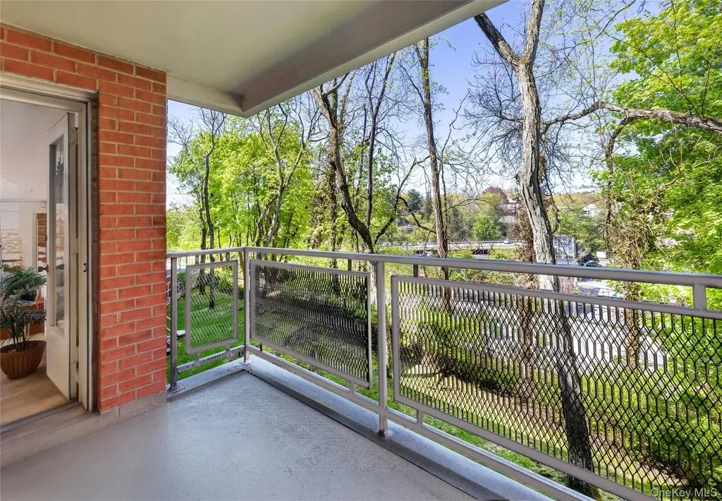 177 E Hartsdale Hartsdale NY 10530