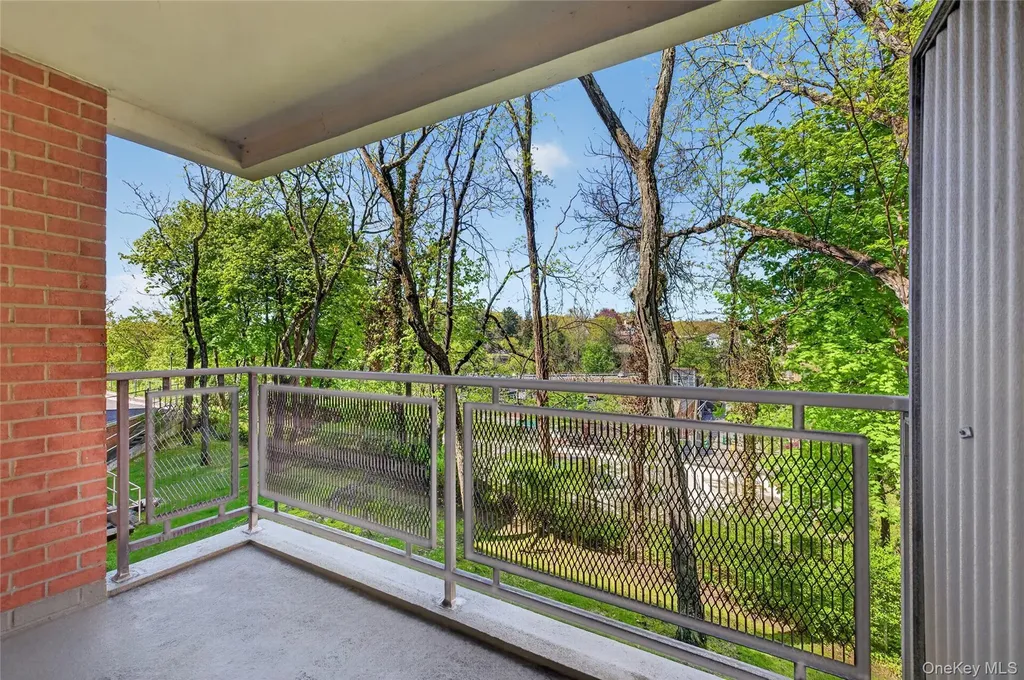 177 E Hartsdale Hartsdale NY 10530