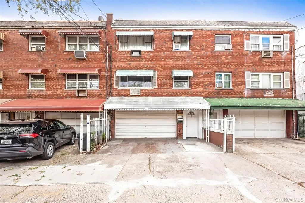 627 Commonwealth Avenue Bronx NY 10473