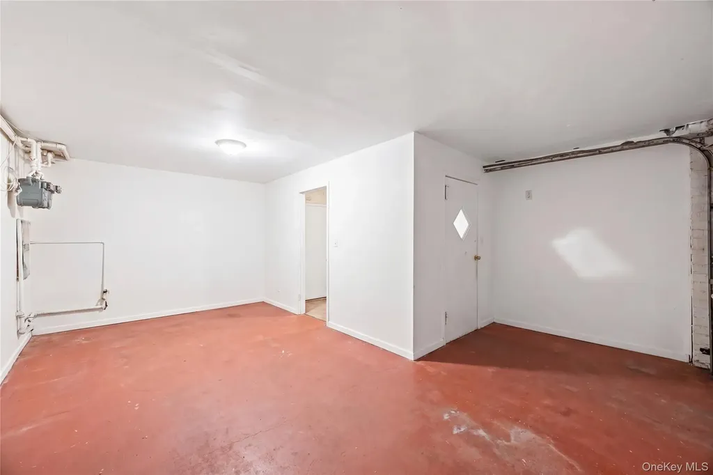 627 Commonwealth Avenue Bronx NY 10473