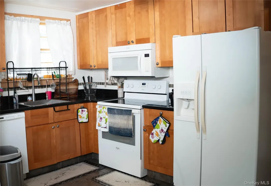 72 Johnson Street Lake Peekskill NY 10537