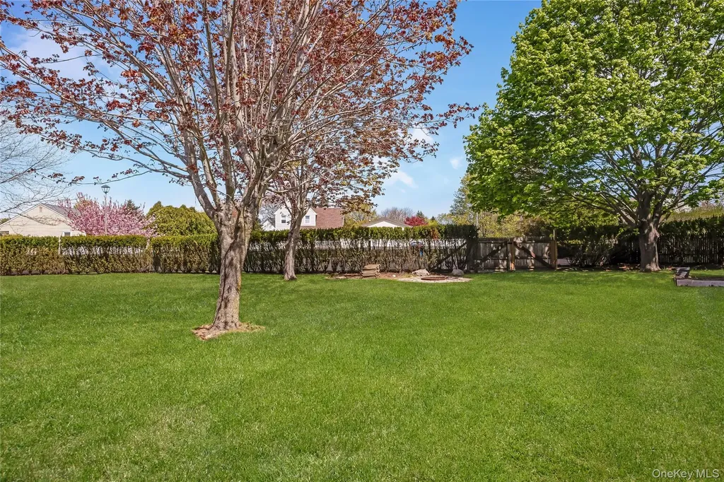 56 Arrowhead Avenue Riverhead NY 11901