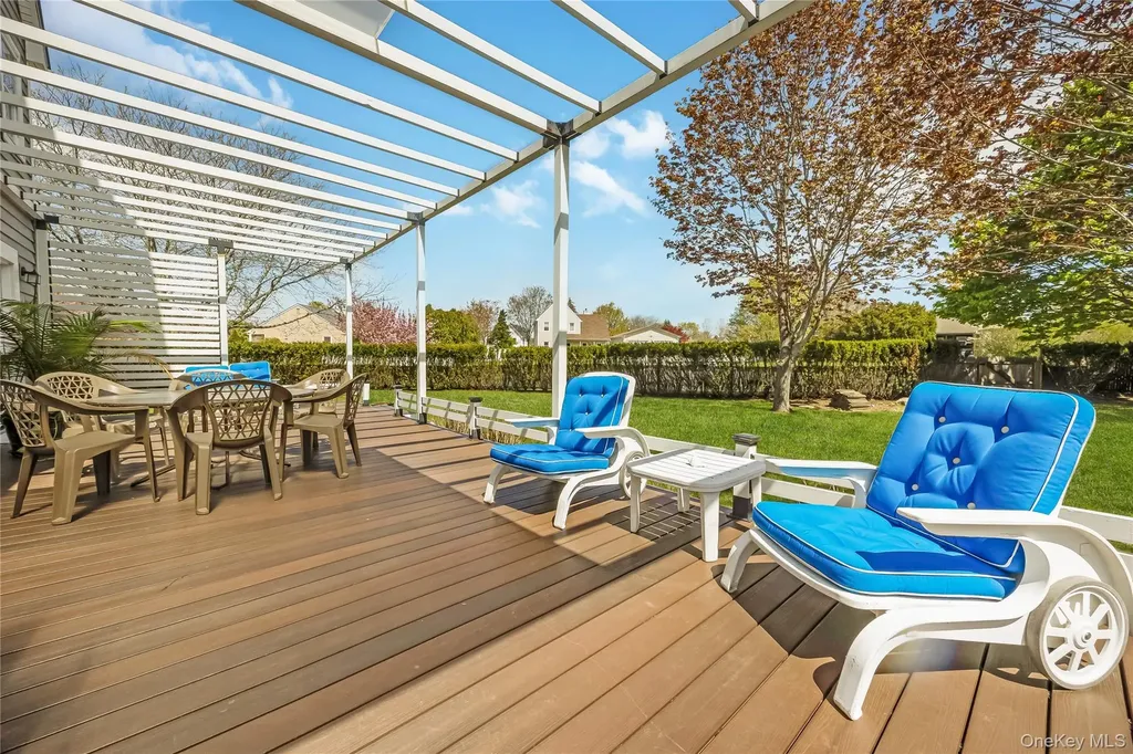 56 Arrowhead Avenue Riverhead NY 11901