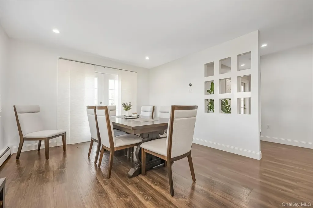 56 Arrowhead Avenue Riverhead NY 11901