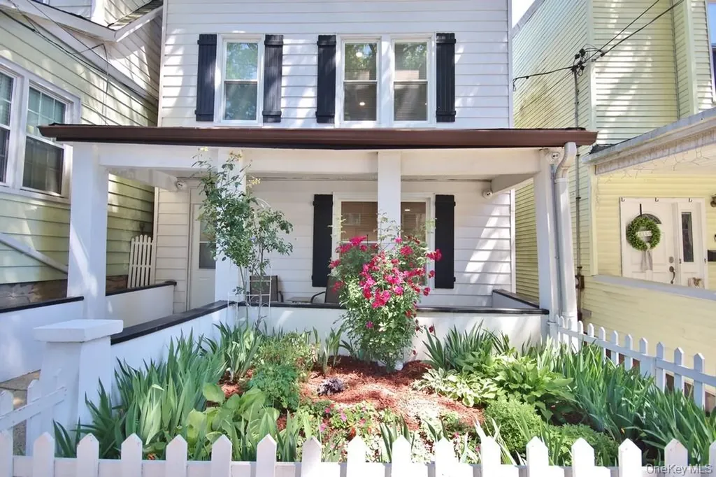 521 E 235th Street Bronx NY 10470