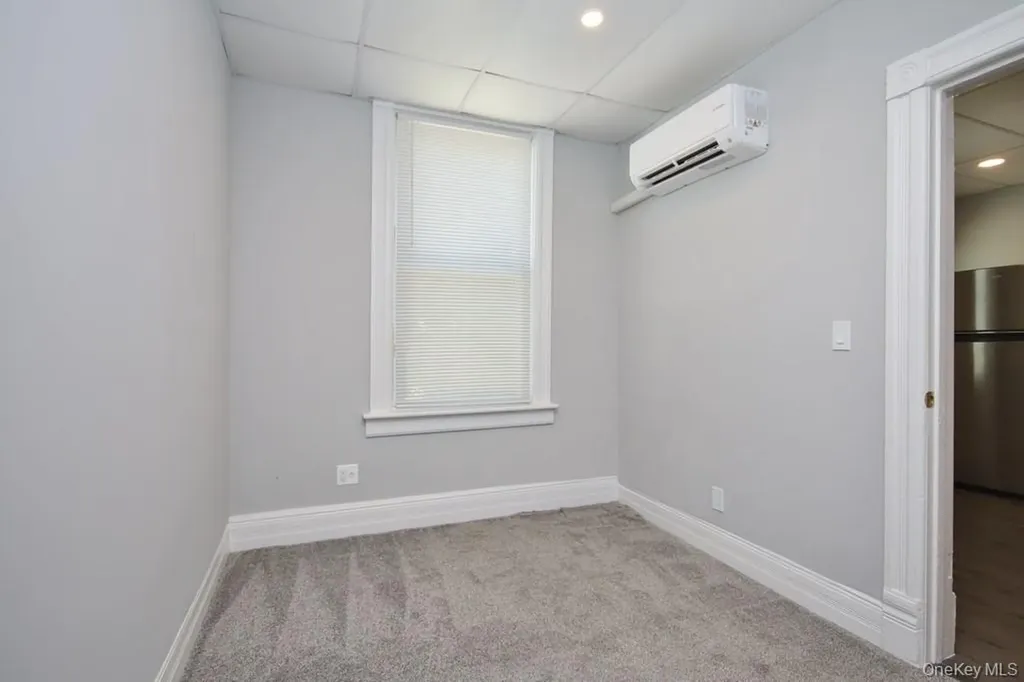 521 E 235th Street Bronx NY 10470