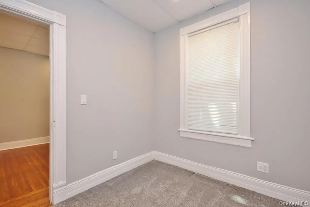 521 E 235th Street Bronx NY 10470