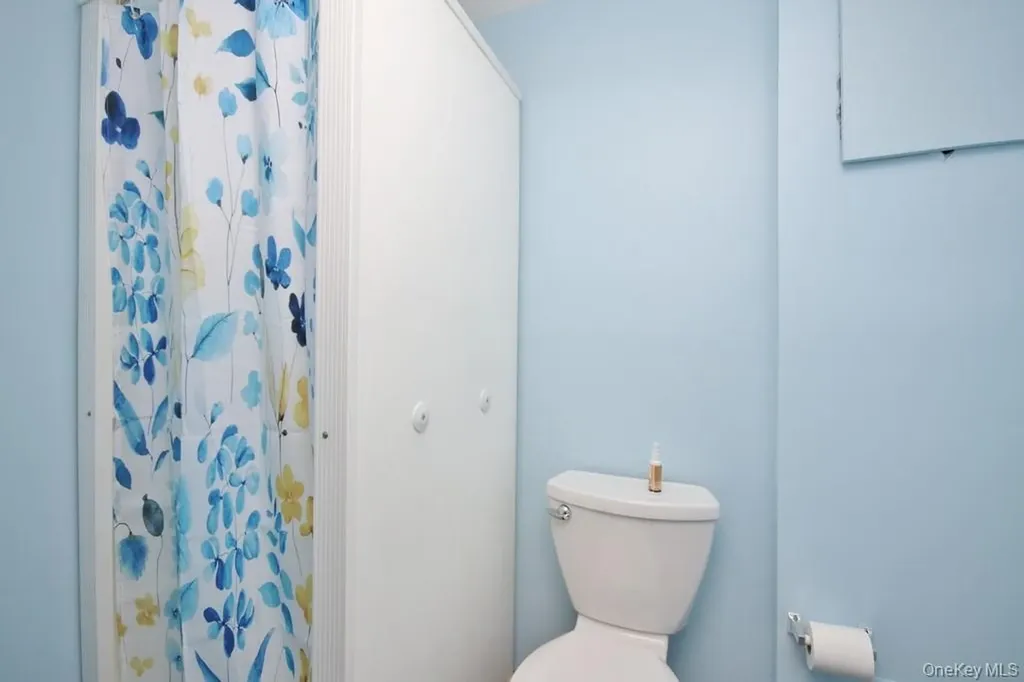 521 E 235th Street Bronx NY 10470
