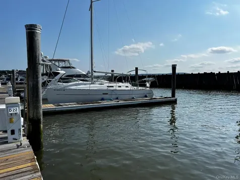 D-20 Half Moon Bay Marina Croton-on-hudson NY 10520