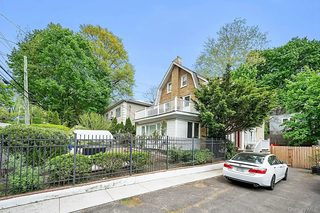 370 Park Hill Avenue Yonkers NY 10705