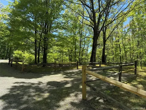 33 Willow Brook Ridge Clinton Corners NY 12514