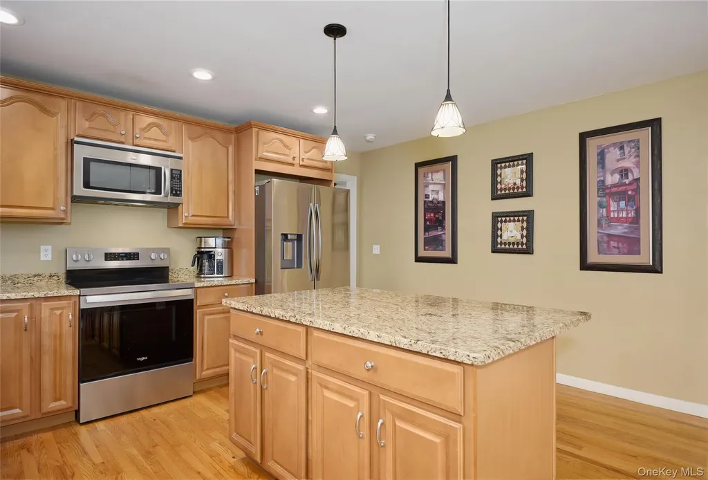40 Paulette Lane Wappingers Falls NY 12590