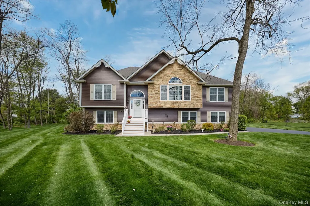 40 Paulette Lane Wappingers Falls NY 12590
