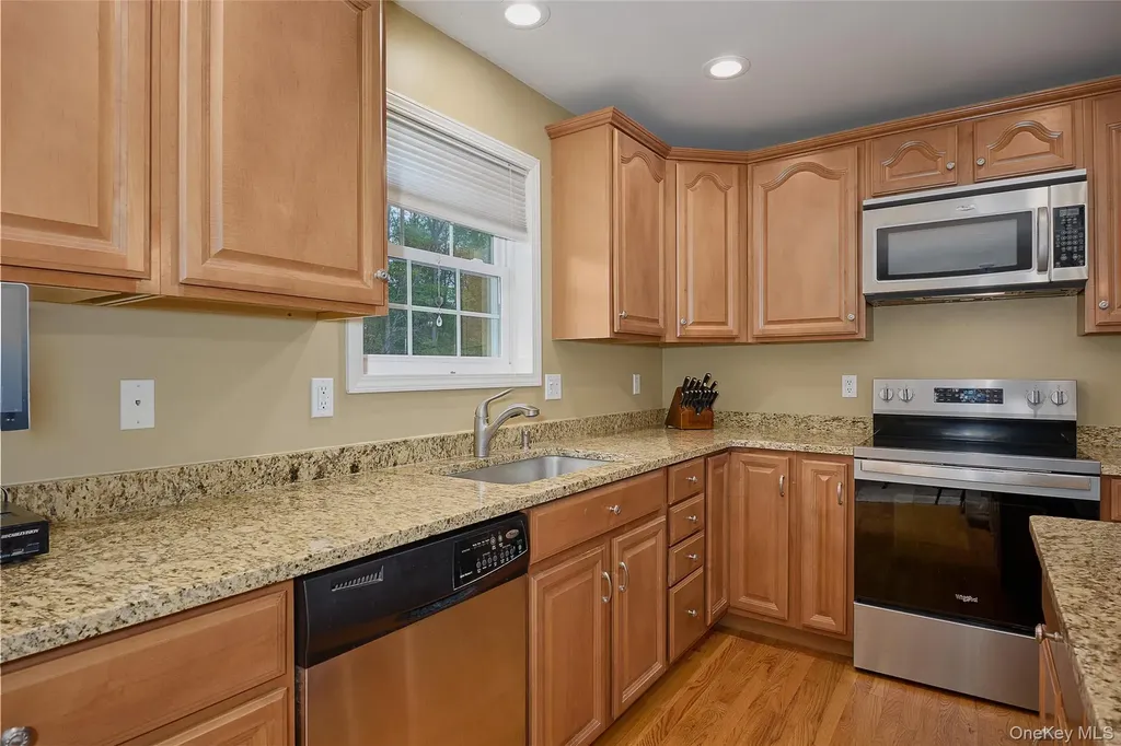 40 Paulette Lane Wappingers Falls NY 12590