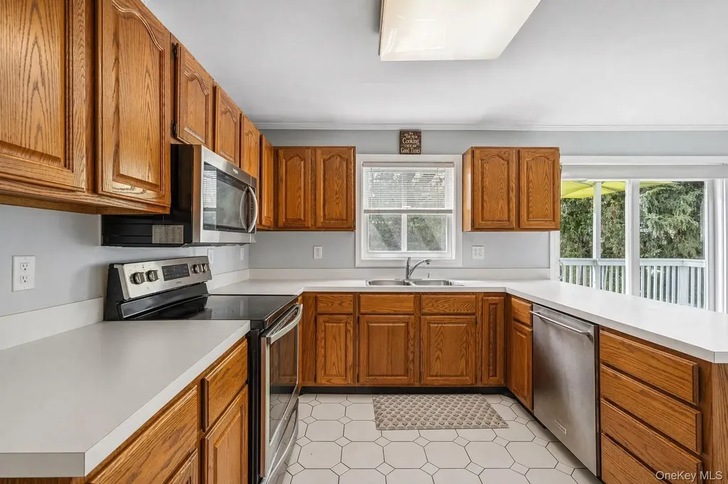 6 Cedar Avenue Locust Valley NY 11560