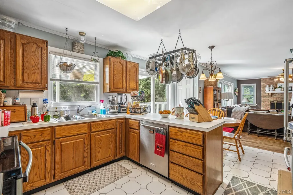 6 Cedar Avenue Locust Valley NY 11560