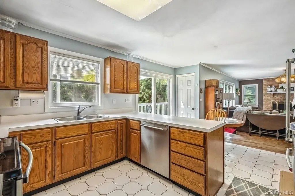 6 Cedar Avenue Locust Valley NY 11560