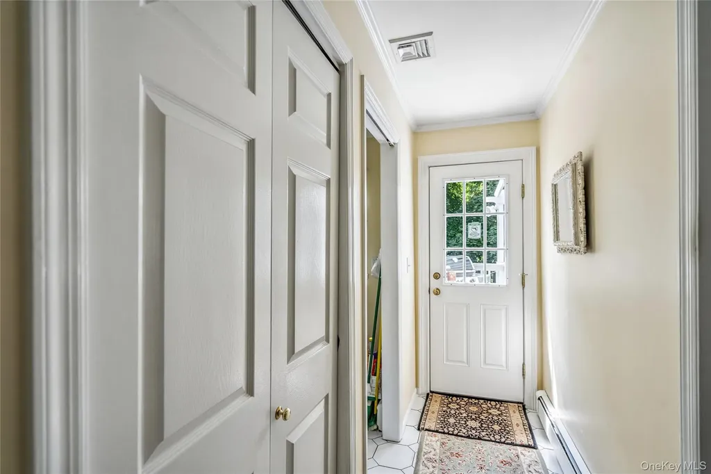 6 Cedar Avenue Locust Valley NY 11560