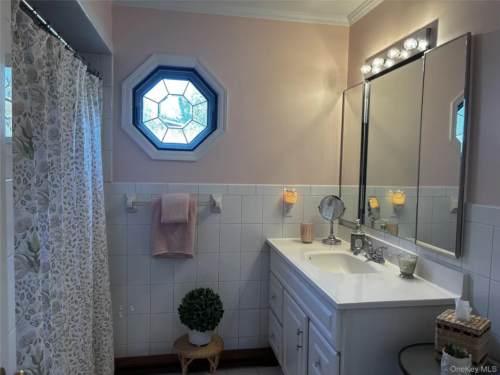 6 Cedar Avenue Locust Valley NY 11560