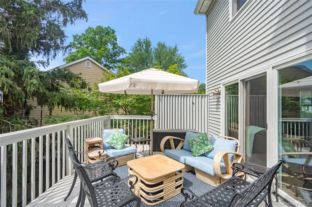 6 Cedar Avenue Locust Valley NY 11560
