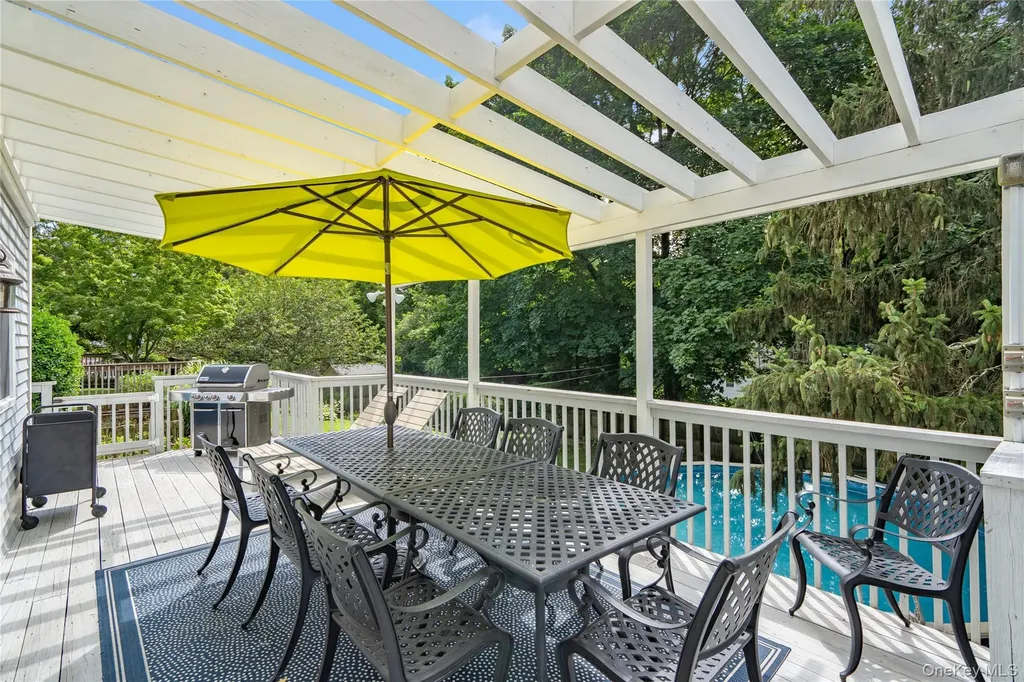 6 Cedar Avenue Locust Valley NY 11560