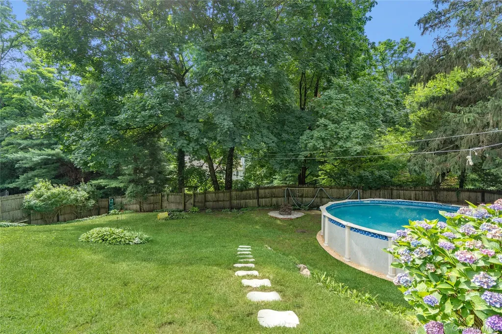 6 Cedar Avenue Locust Valley NY 11560