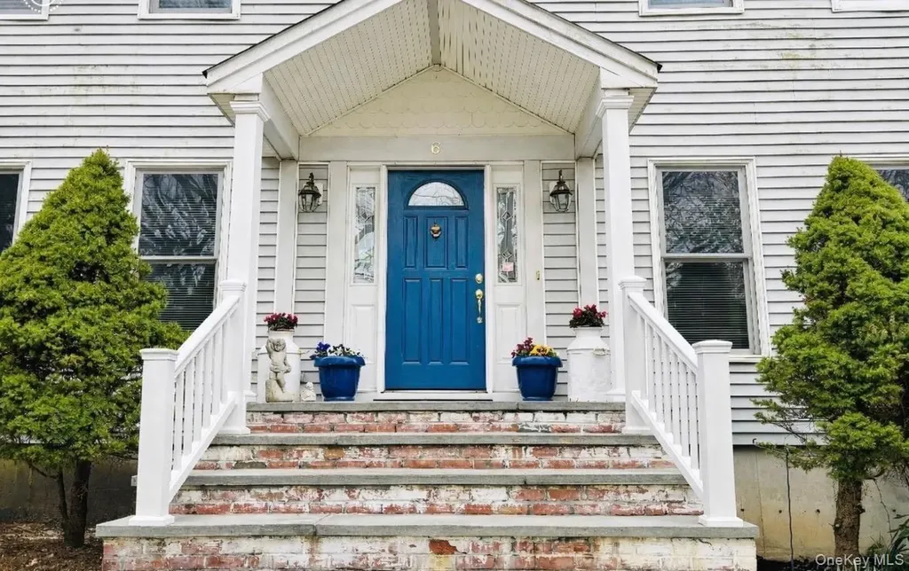 6 Cedar Avenue Locust Valley NY 11560
