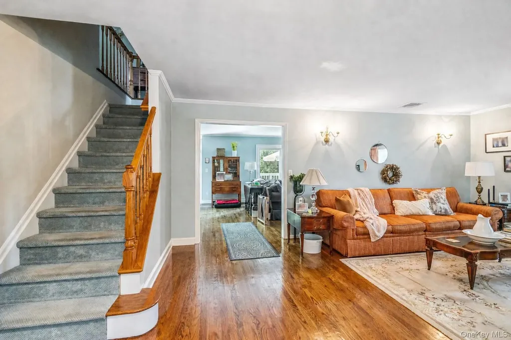 6 Cedar Avenue Locust Valley NY 11560