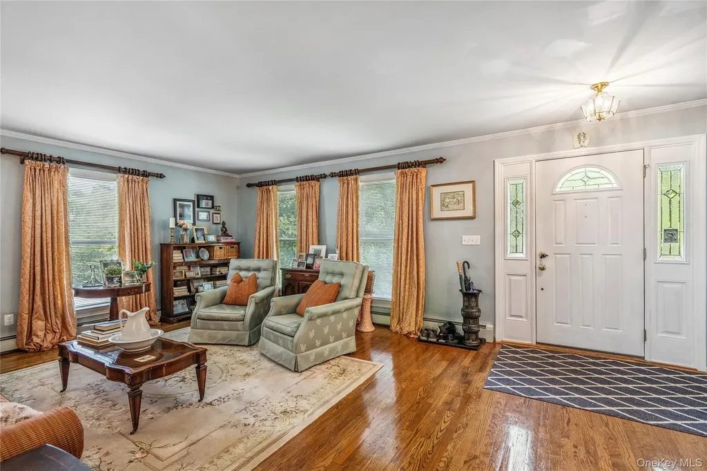 6 Cedar Avenue Locust Valley NY 11560