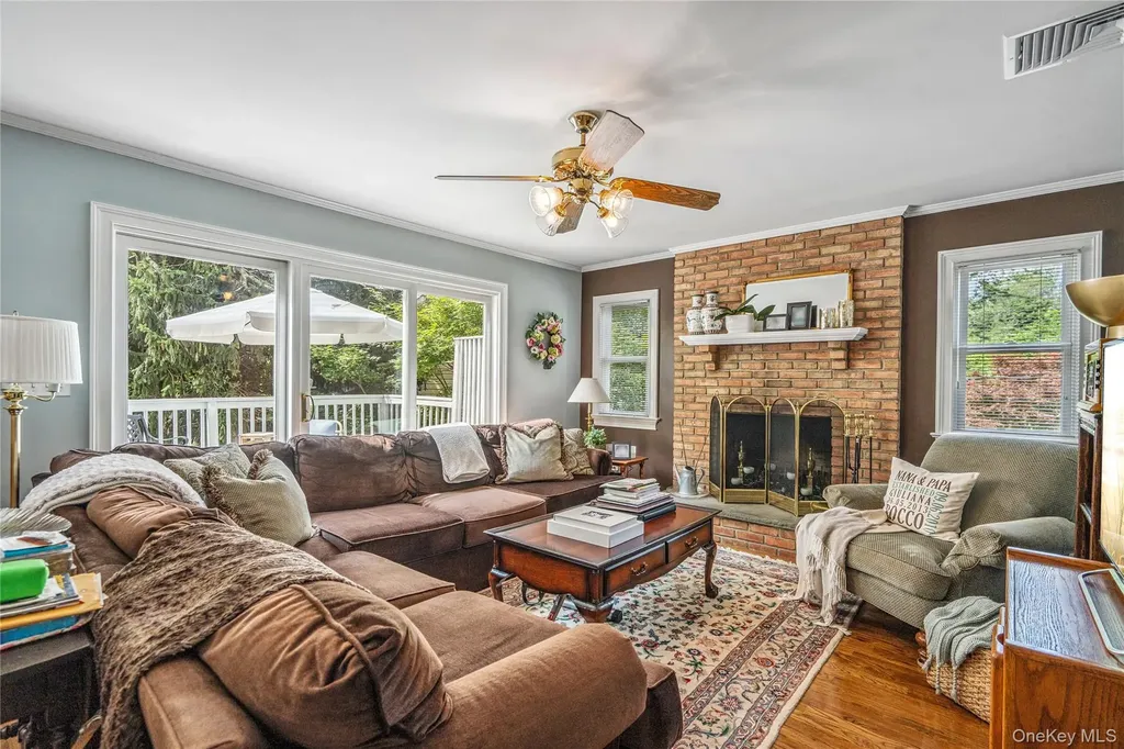 6 Cedar Avenue Locust Valley NY 11560