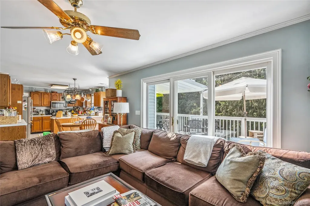 6 Cedar Avenue Locust Valley NY 11560