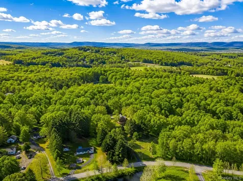 252 Crum Elbow Road Hyde Park NY 12538