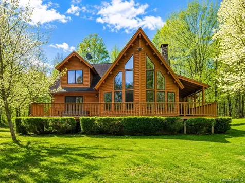 252 Crum Elbow Road Hyde Park NY 12538