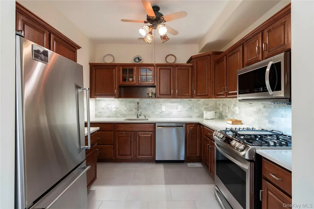 29 Aveonis Court Fishkill NY 12524