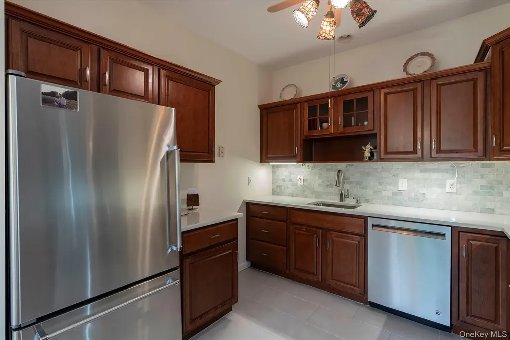29 Aveonis Court Fishkill NY 12524