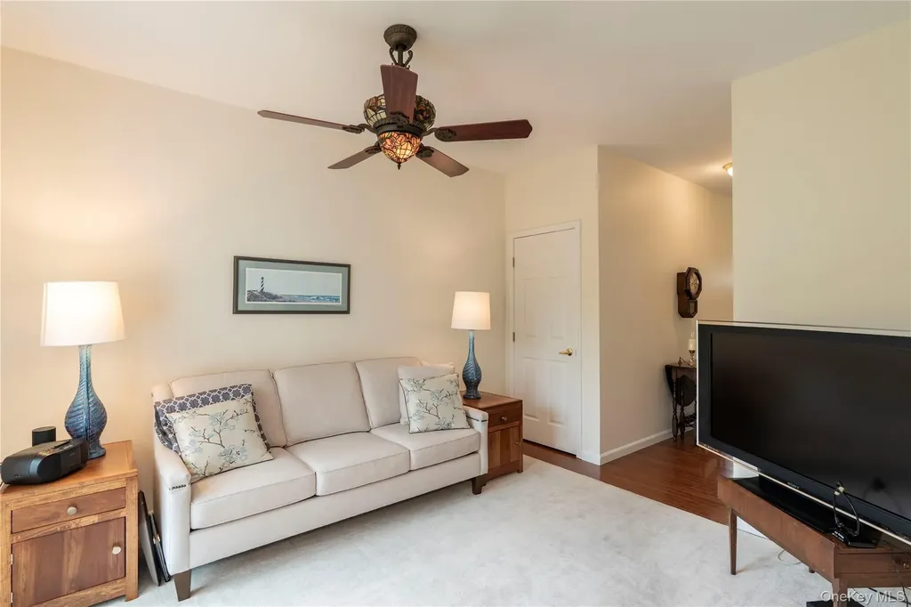 29 Aveonis Court Fishkill NY 12524