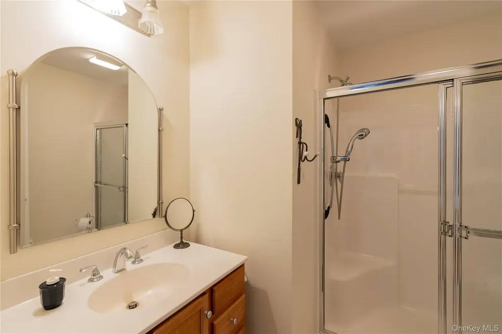 29 Aveonis Court Fishkill NY 12524