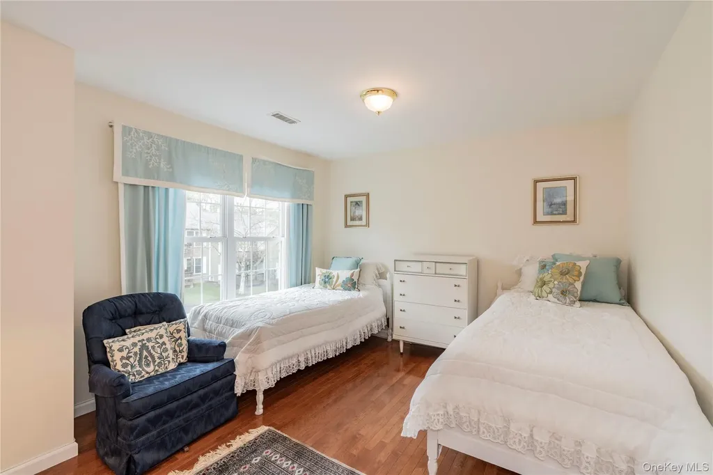 29 Aveonis Court Fishkill NY 12524