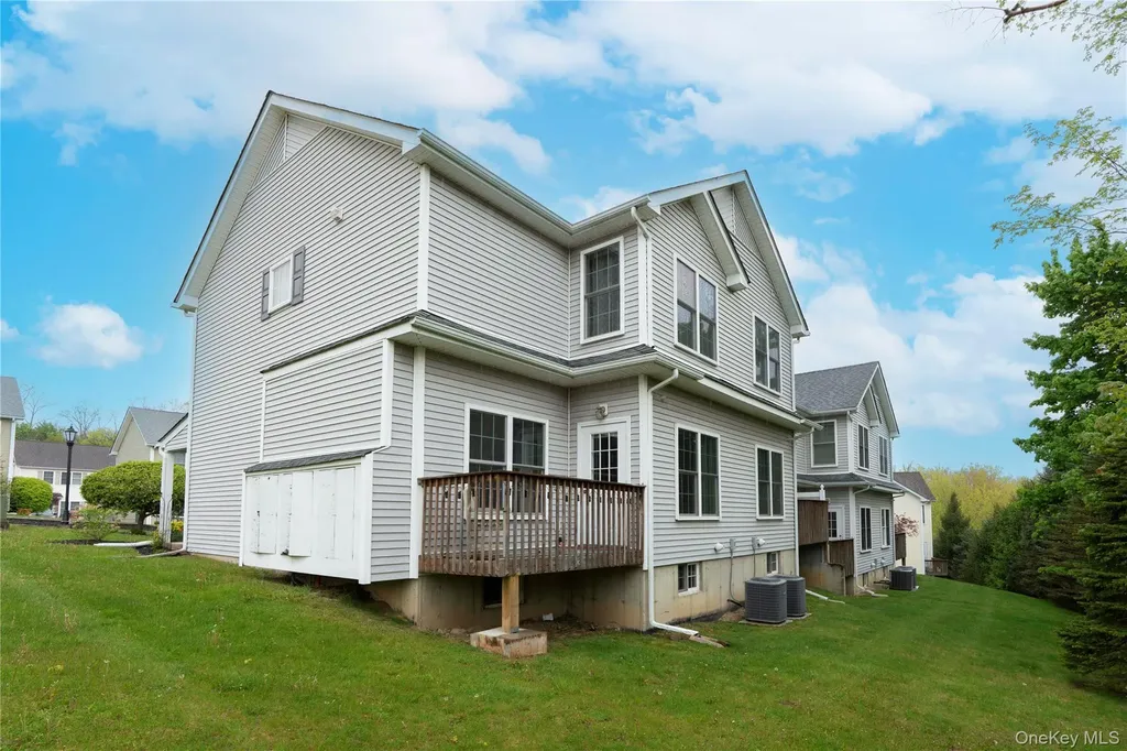 29 Aveonis Court Fishkill NY 12524