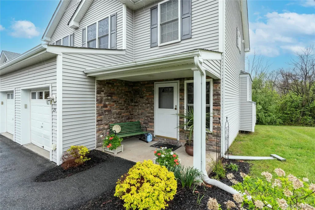 29 Aveonis Court Fishkill NY 12524