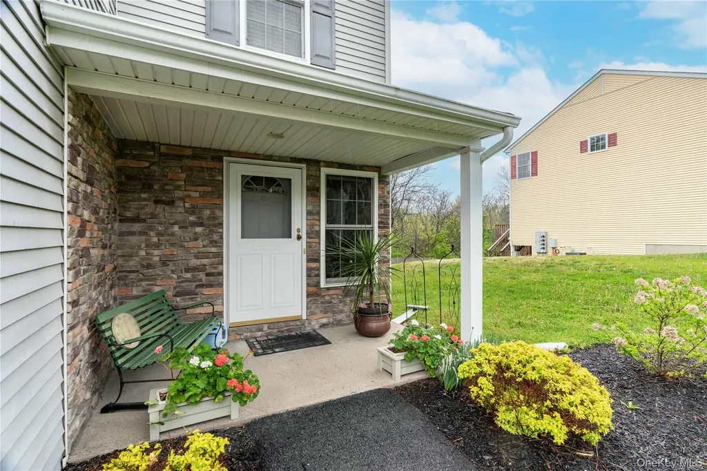 29 Aveonis Court Fishkill NY 12524