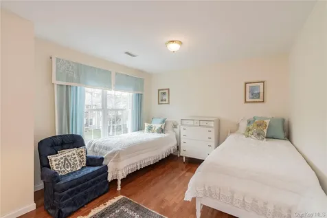29 Aveonis Court Fishkill NY 12524